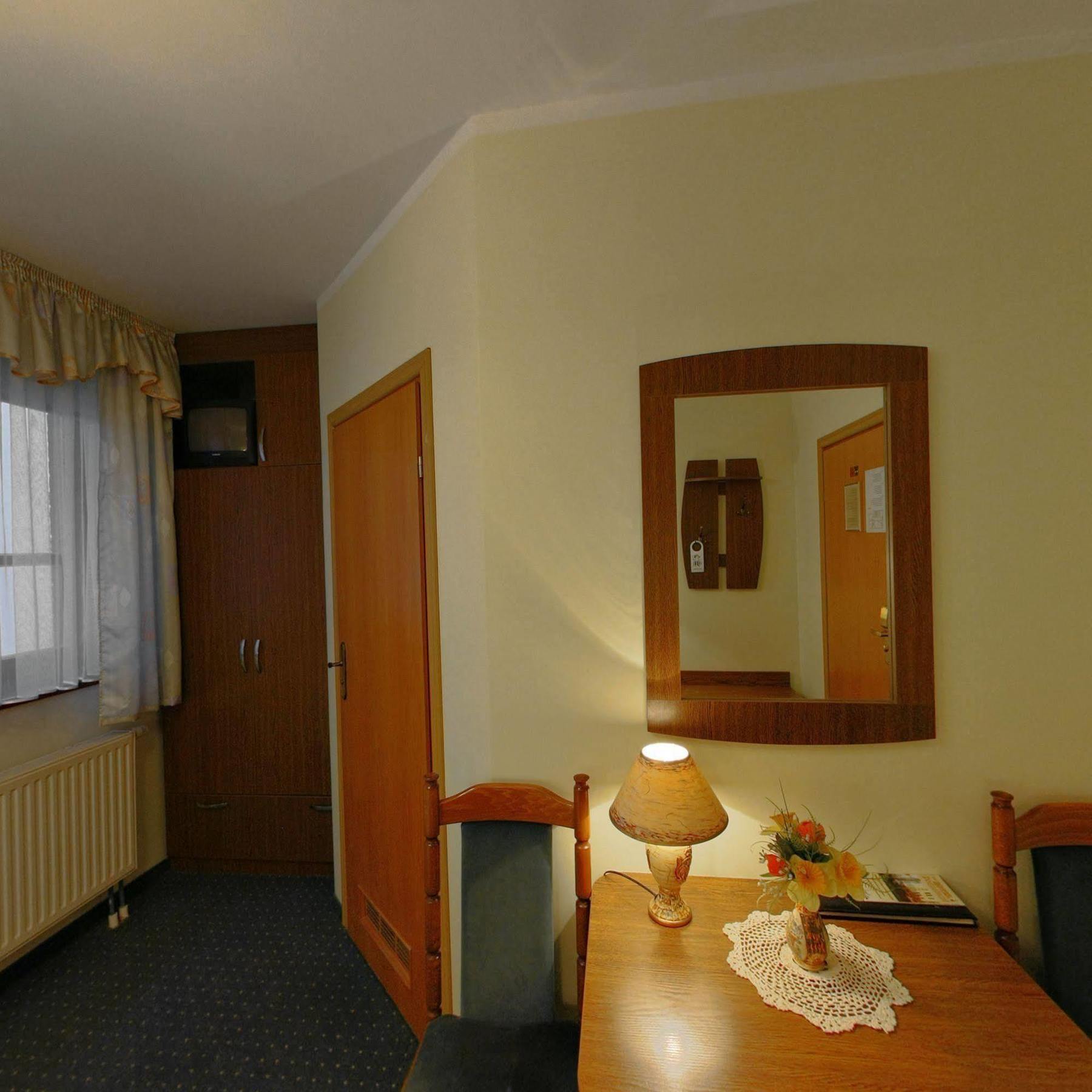 Hotel Restauracja Podzamcze Szczecin Kültér fotó