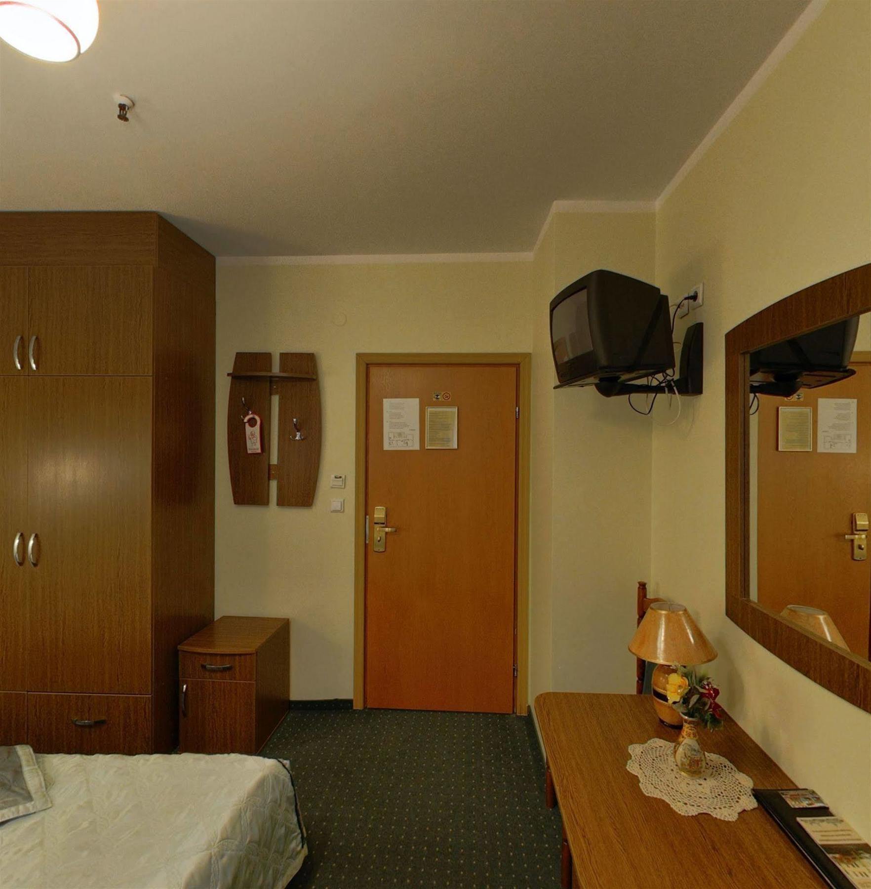 Hotel Restauracja Podzamcze Szczecin Kültér fotó