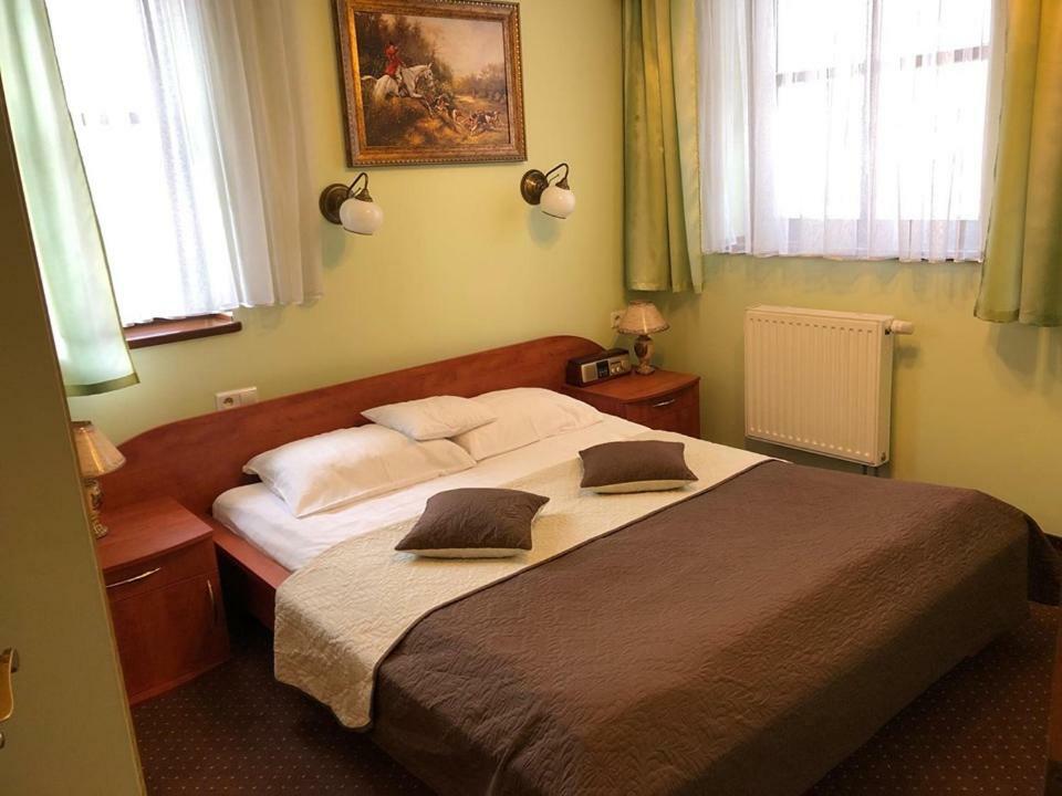 Hotel Restauracja Podzamcze Szczecin Kültér fotó