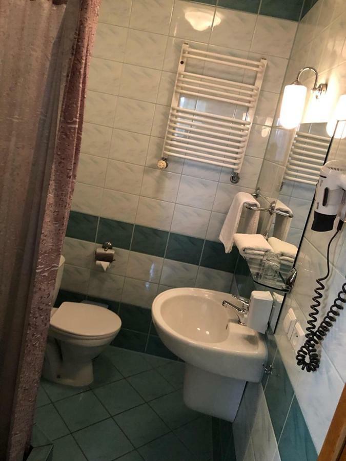 Hotel Restauracja Podzamcze Szczecin Kültér fotó